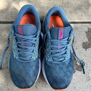 Mizuno Wave Inspire 19, multicolored, size 8 women’s